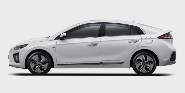 Hyundai представила обновленный гибрид Ioniq