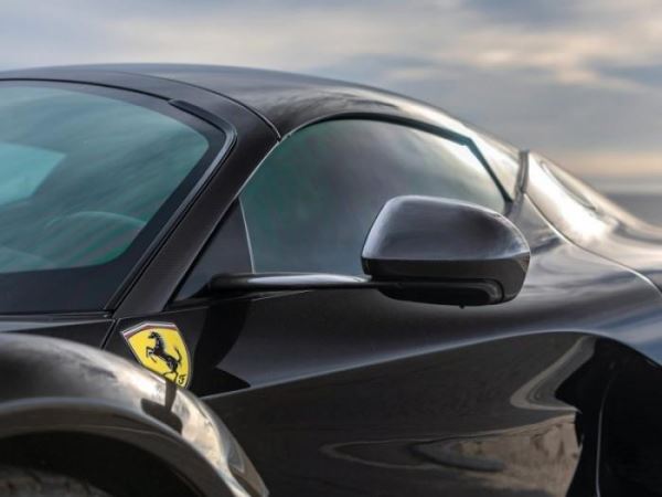 <br />
			Подержанный суперкар LaFerrari Aperta продают за 8,5 миллионов доллар