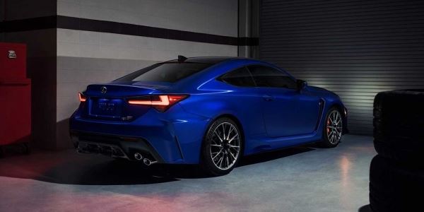 Lexus представила обновленный RC F