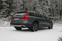 Тест-драйв Volvo V90 Cross Country