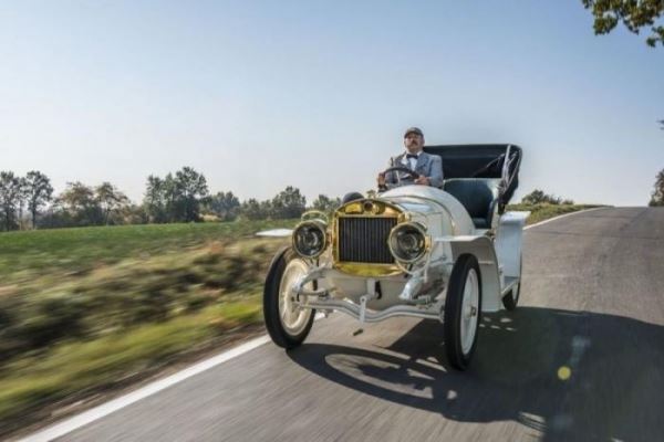 <br />
			Компания Skoda восстановила 110-летний спортивный автомобиль (30 фото