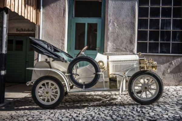 <br />
			Компания Skoda восстановила 110-летний спортивный автомобиль (30 фото