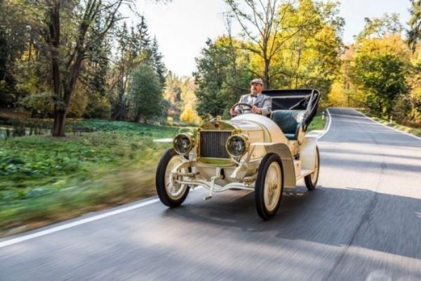 <br />
			Компания Skoda восстановила 110-летний спортивный автомобиль (30 фото