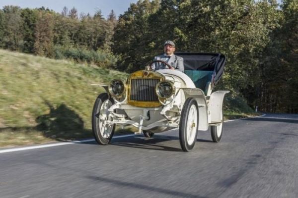 <br />
			Компания Skoda восстановила 110-летний спортивный автомобиль (30 фото